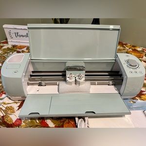 CRICUT EXPLORE AIR 2